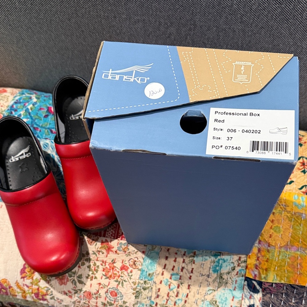 Dansko Womens Bright Red Clogs - Picture 3 of 5